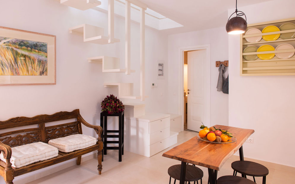 The interior of apartment Petra 1 in Sifnos